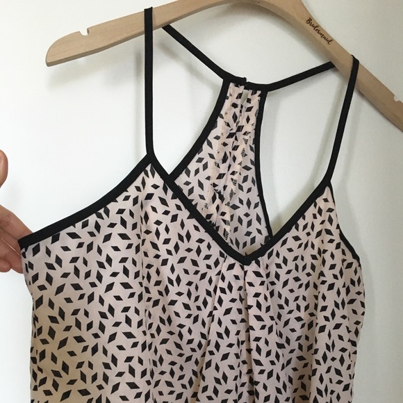 🤑FREE w/ purchase! Diamond Print Camisole - Picture 4 of 16